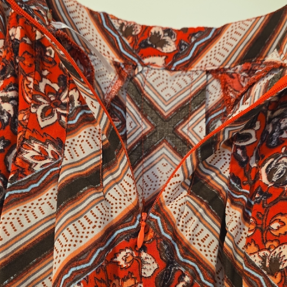 Free People Multicolor Bohemian Skirt With Pockets. Adorable Hemline. Size 0 - Picture 10 of 13